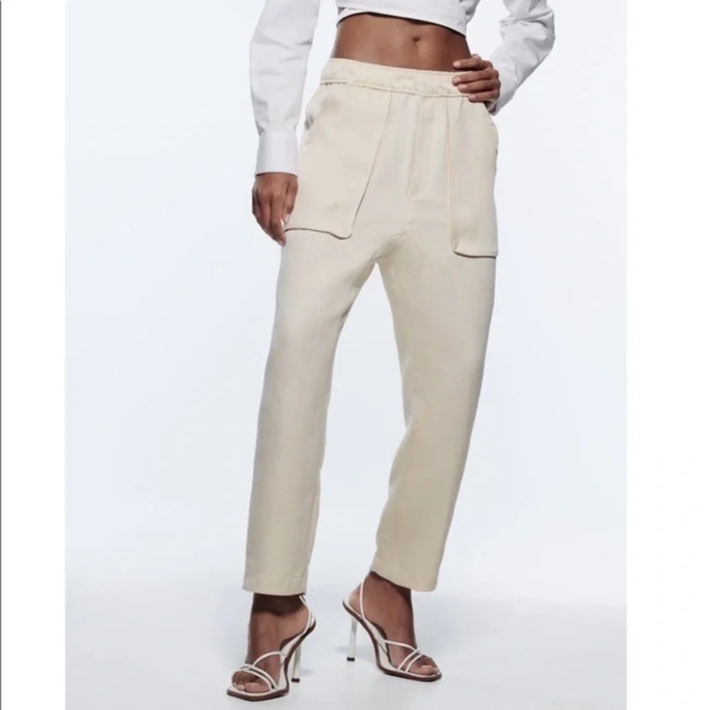 New Zara | Ecru Highrise Lose Ankle Athleisure Pants - Picture 11 of 15